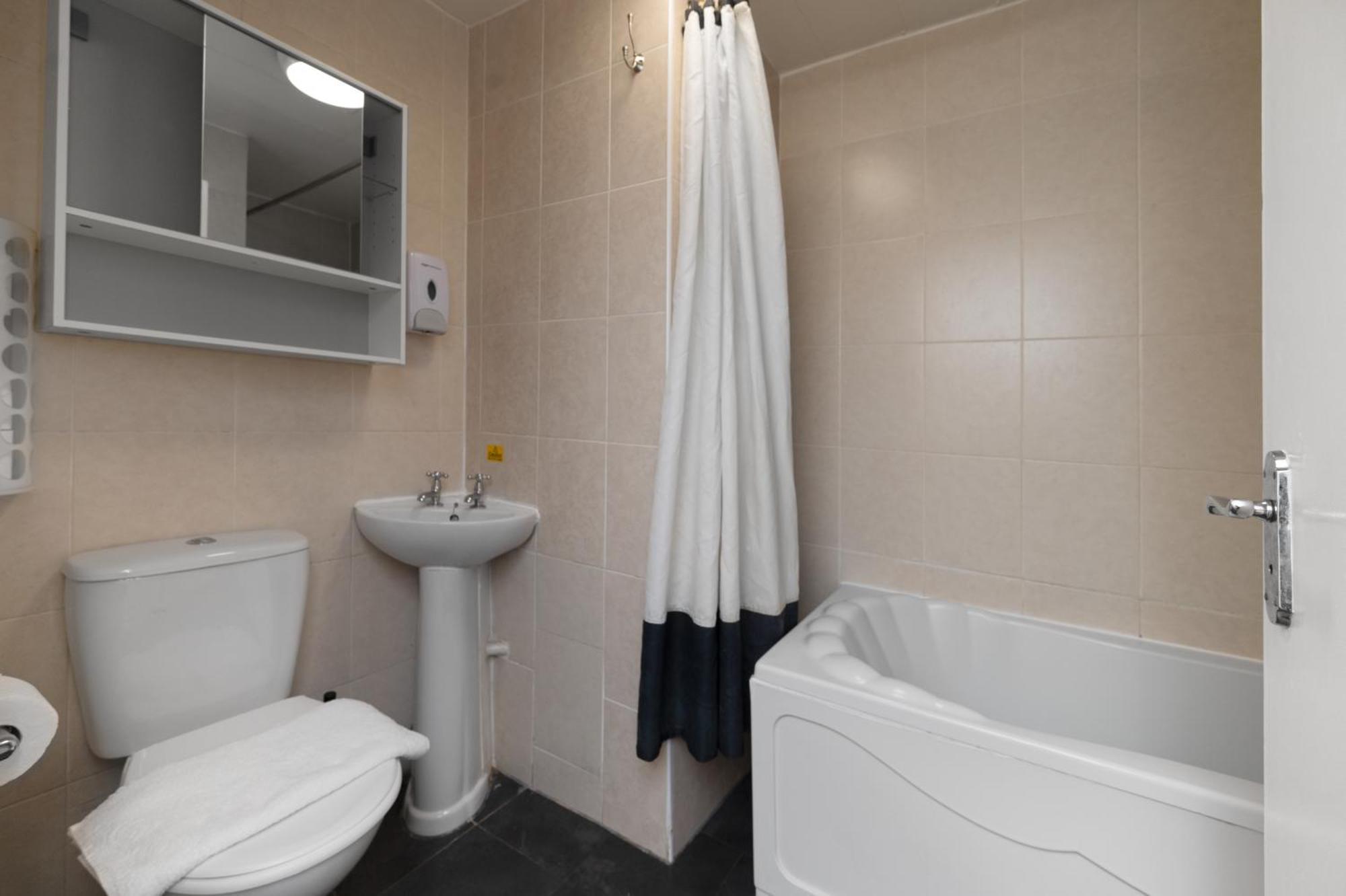 Flexistay Tulsi Aparthotel Croydon Ngoại thất bức ảnh