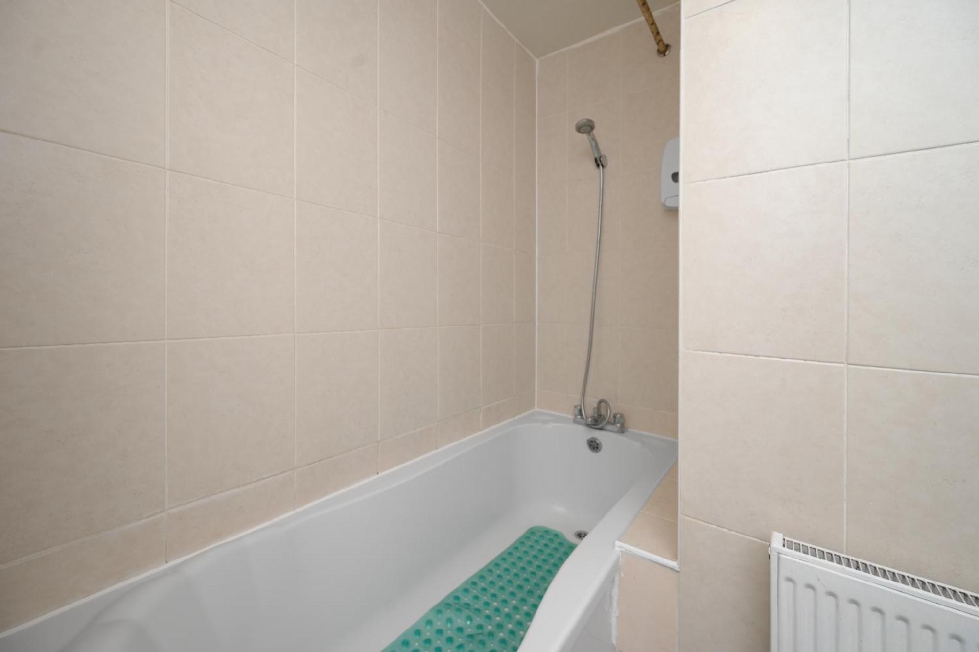 Flexistay Tulsi Aparthotel Croydon Ngoại thất bức ảnh